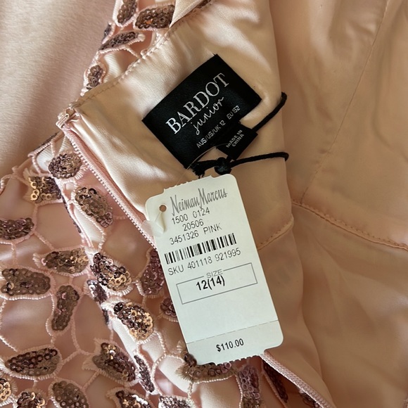 Light pink formal dress with sequence - Picture 3 of 7